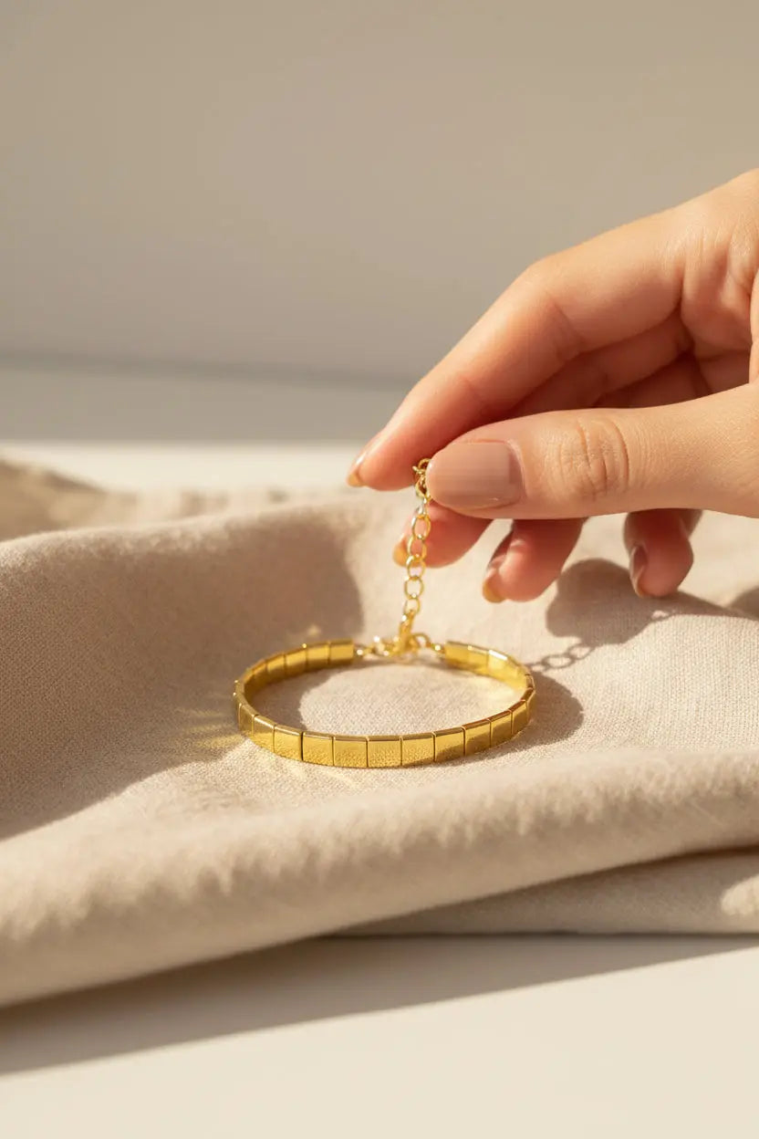Gold Line Motion - Metal Motion Collection