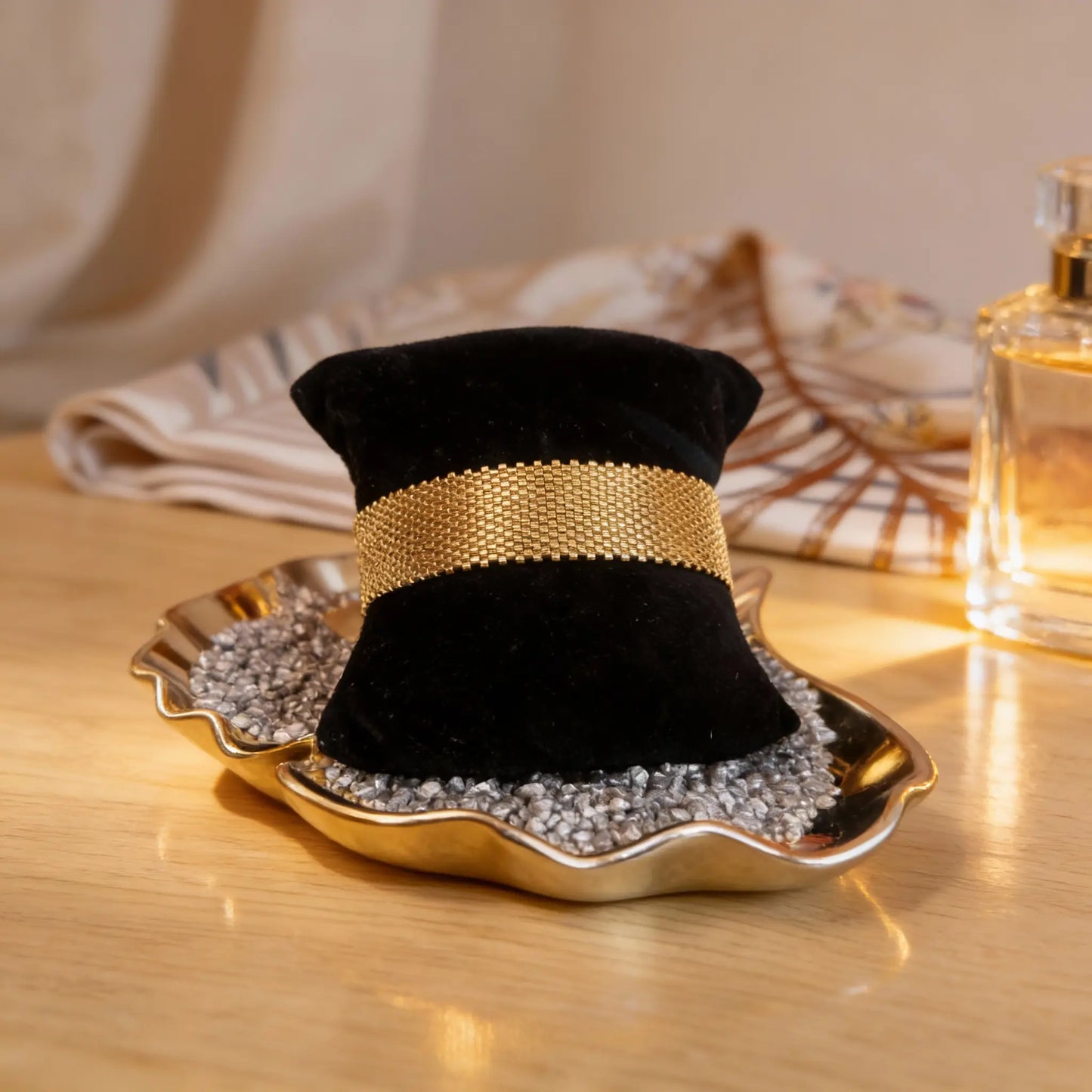 Golden Mesh – Luxe Cuff - Gemnglow